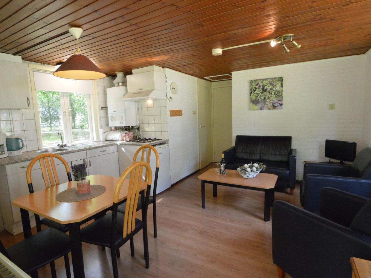 Detached Bungalow With Lovely Covered Terrace In A Nature Rich Holiday Park Stramproy Zewnętrze zdjęcie