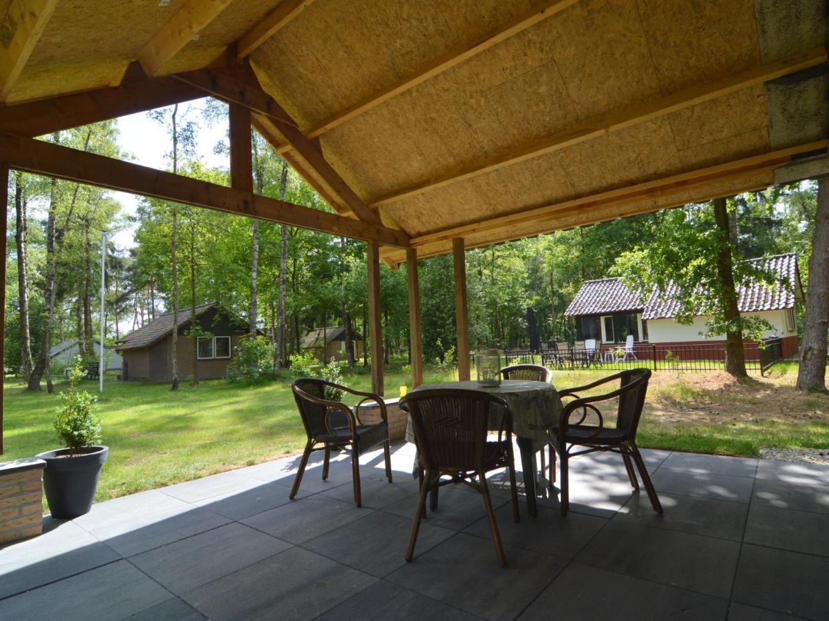 Detached Bungalow With Lovely Covered Terrace In A Nature Rich Holiday Park Stramproy Zewnętrze zdjęcie
